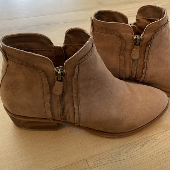 MIA Patterson Booties (9.5) - Picture 2 of 8